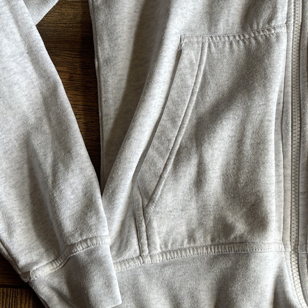 Womens gray zipper hoodie.  XS Nike. - Picture 4 of 7